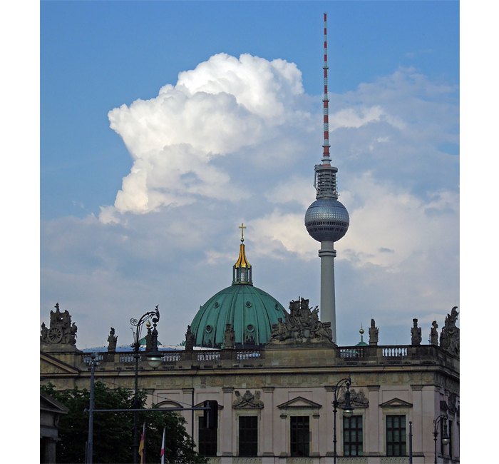 Berlin photo - View over the German Historical Museum / Deutsches Historisches Museum - photo cult berlin