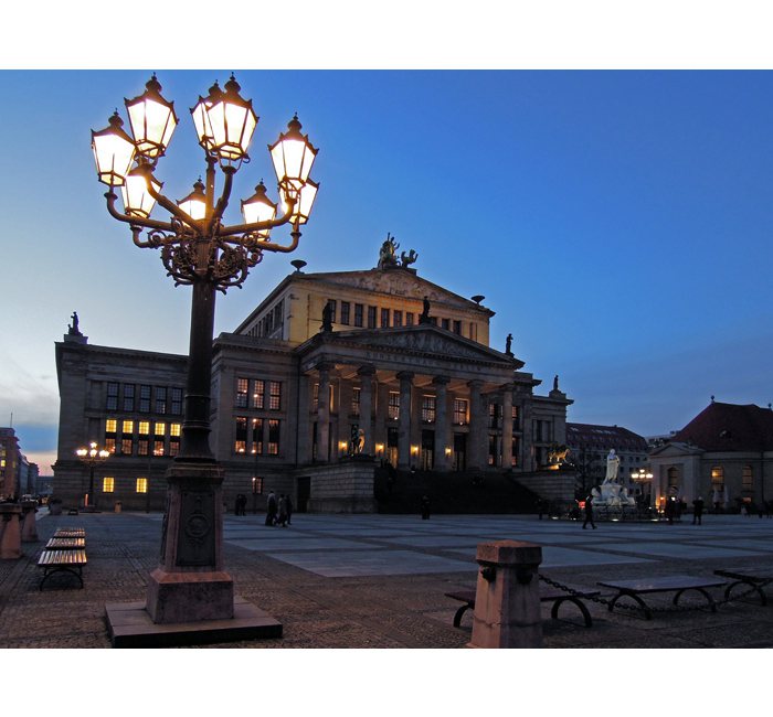 Berlin photo - Konzerthaus Berlin at the blue hour - photo cult berlin