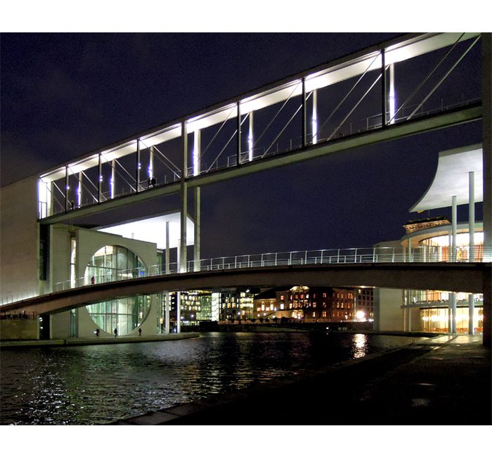 Berlin photo - On the Spree river in the government district at night - photo cult berlin