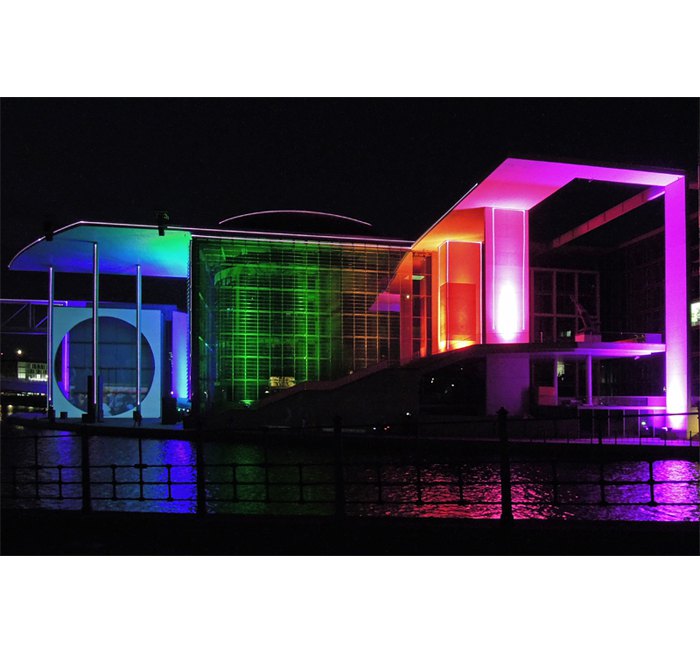 Berlin photo - Reichstag building at Spree on a winter day - photo cult berlin