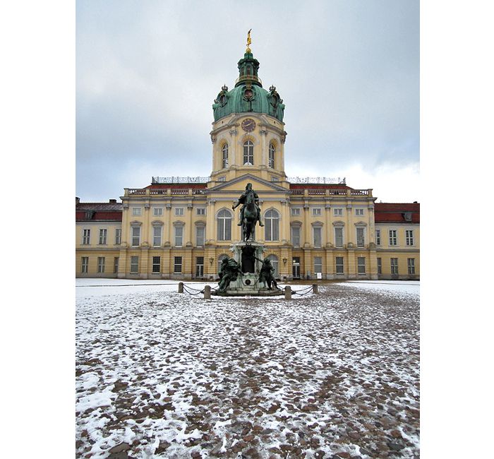 Berlin photo - Charlottenburg Palace entrance in winter - photo cult berlin