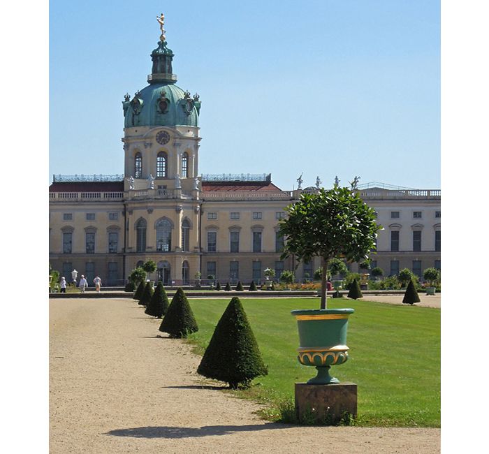 Berlin photo - In the garden of Charlottenburg Palace - photo cult berlin