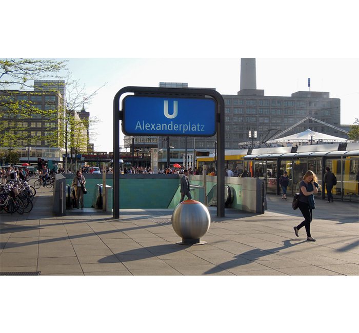 Spring at Alexanderplatz - photo cult berlin