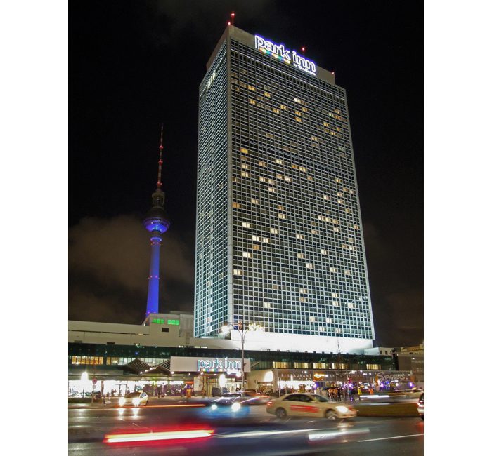 Park Inn and blue illuminated TV-Tower at night - photo cult berlin